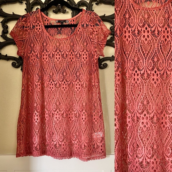 Tutta Bella Tops - Tutta Bella Maternity Lace Top | Size Large